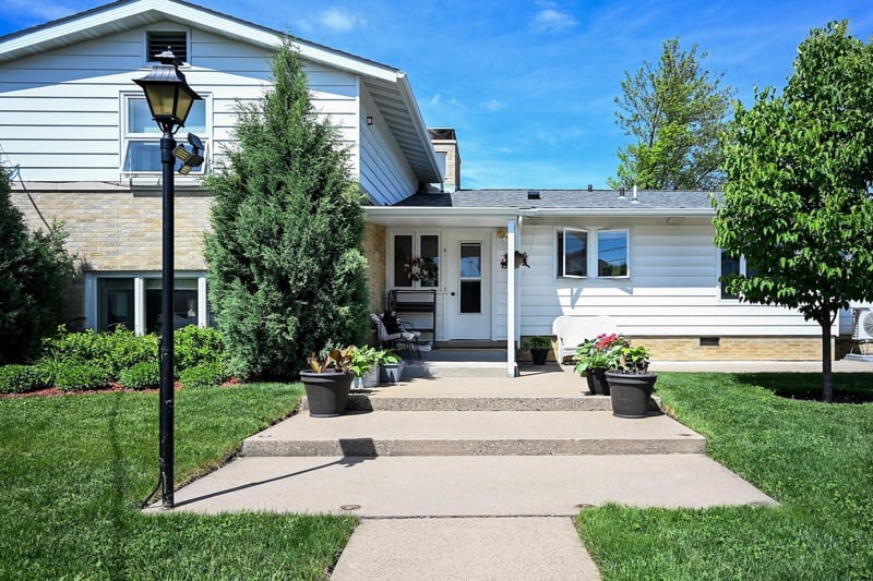 65 E Broadway St, Winona, MN 55987