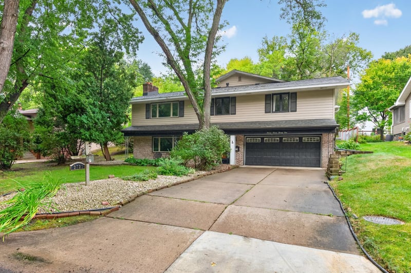 2721 June Ave N, Golden Valley, MN 55422