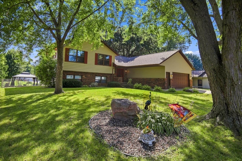 625 16th St SW, Owatonna, MN 55060