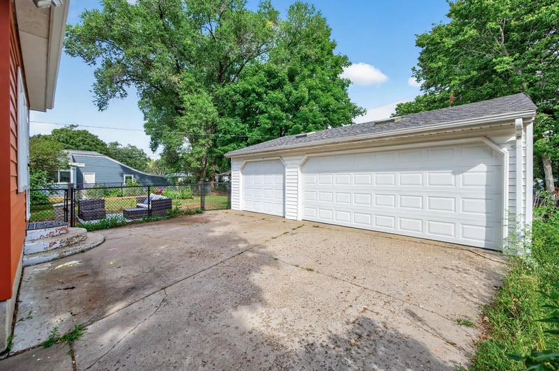 309 1st St N, Hopkins, MN 55343