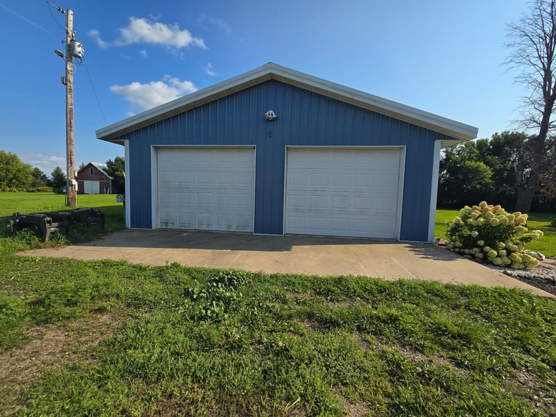 25050 400th St, Belview, MN 56214