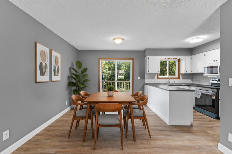 650 Birch Ln S, Shoreview, MN 55126