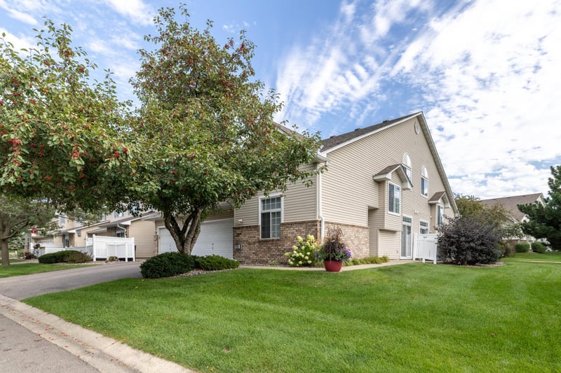 15573 Garnet Way #60, Apple Valley, MN 55124