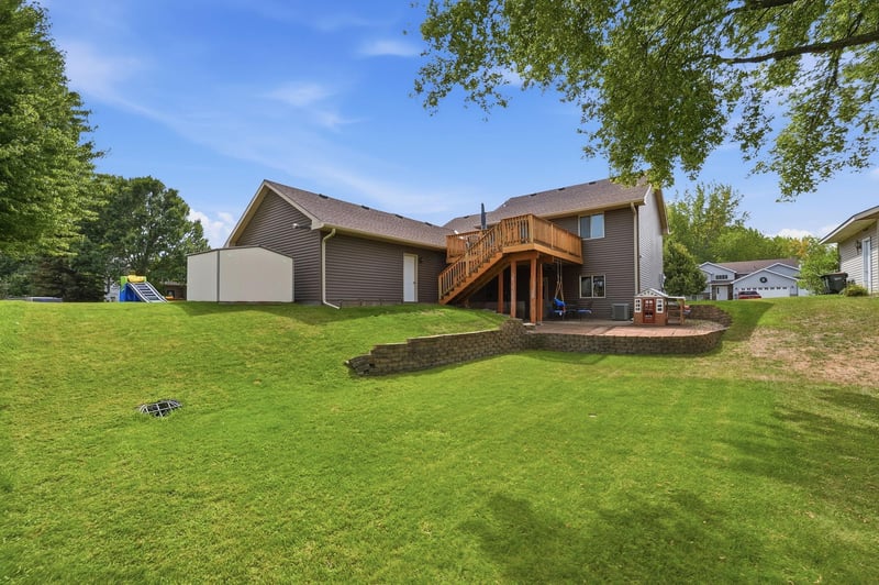 443 Cedarwood Ct, Waite Park, MN 56387