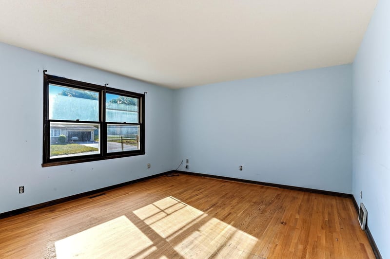 4383 Garden Trl, Eagan, MN 55123