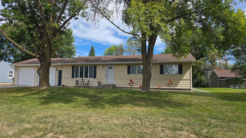 114 8th Ave NW, Lonsdale, MN 55046
