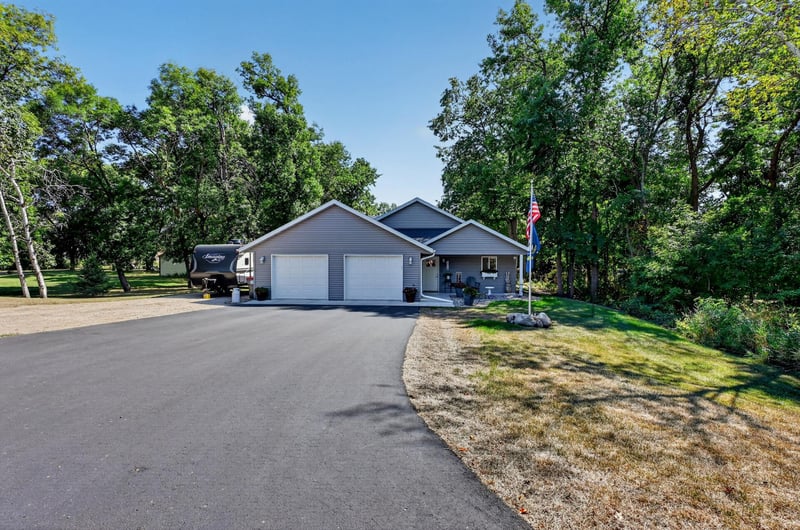 2006 Woodland Park Dr NE, Alexandria, MN 56308