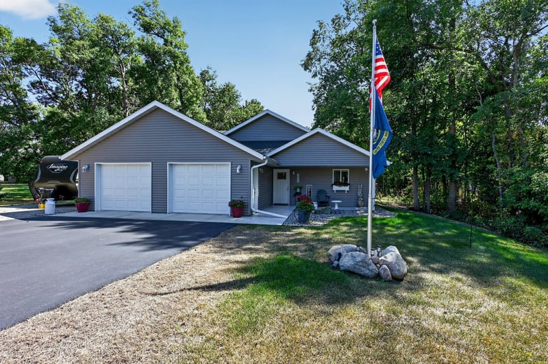 2006 Woodland Park Dr NE, Alexandria, MN 56308