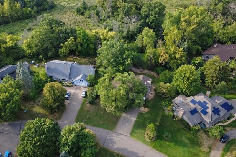 20 Deer Hills Dr, North Oaks, MN 55127