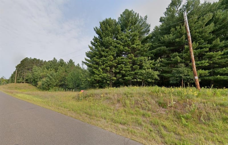 4658 Gaslyn Rd, Webster, WI 54893