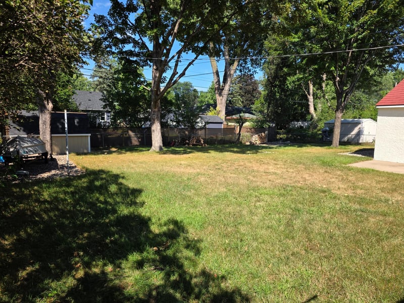 1747 Pinewood Dr, Shoreview, MN 55126