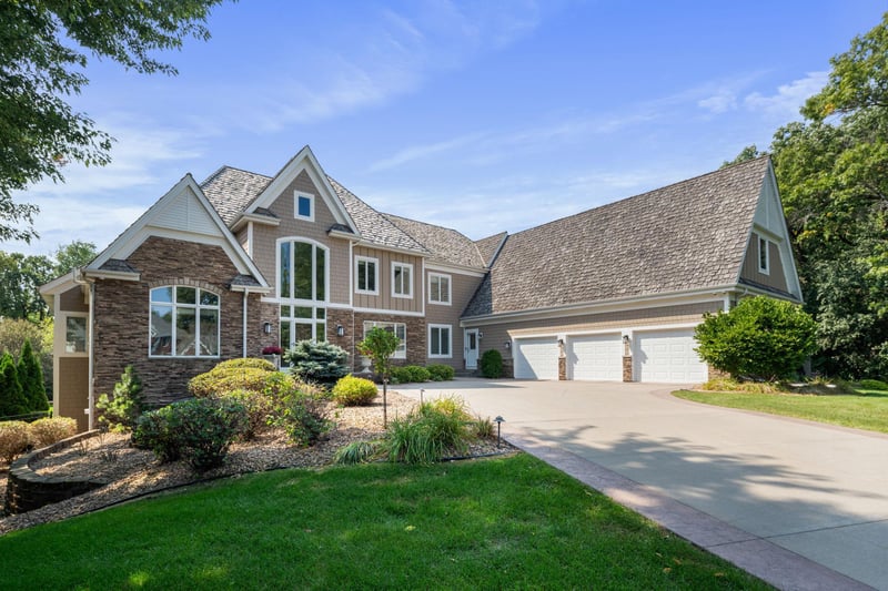 12100 Grandview Ter, Apple Valley, MN 55124