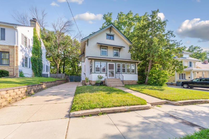 117 Shaubut St, Mankato, MN 56001