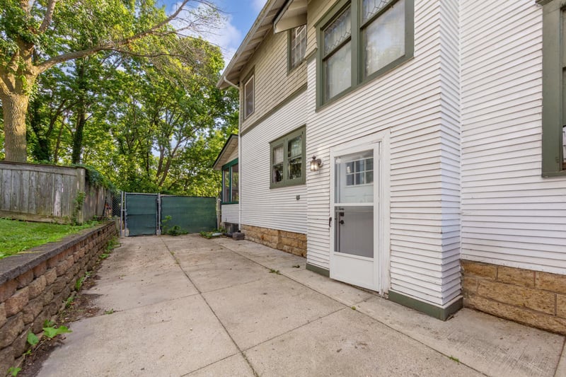 117 Shaubut St, Mankato, MN 56001