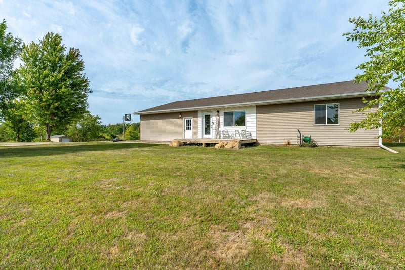 18613 Peninsula Trl, Battle Lake, MN 56515