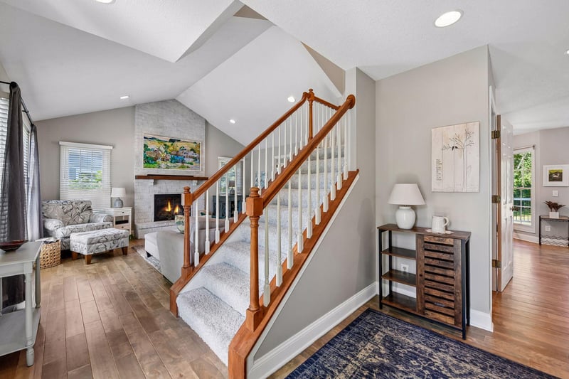 180 Cascade Ct, Chanhassen, MN 55317