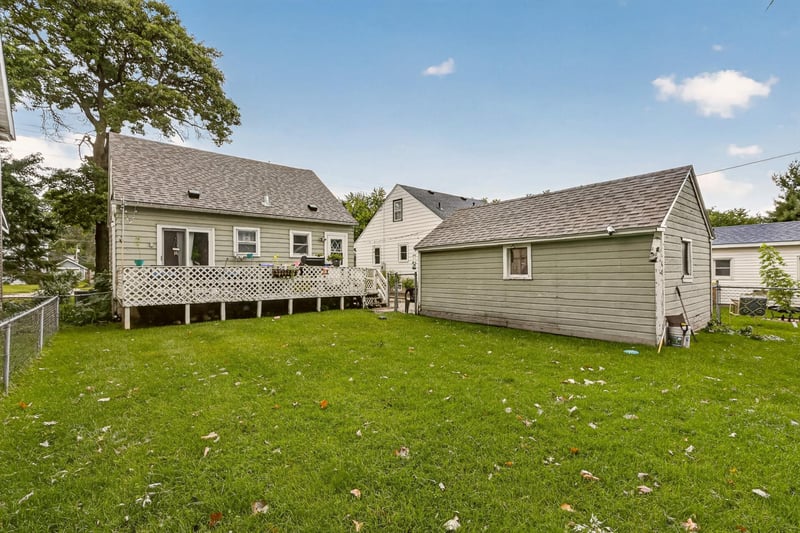 206 11th Ave NE, Rochester, MN 55906