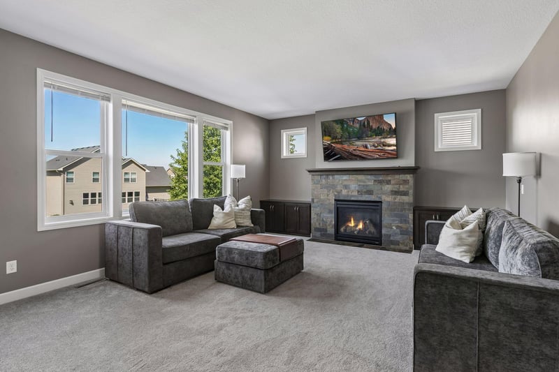 19495 Hilldale Ave, Lakeville, MN 55044