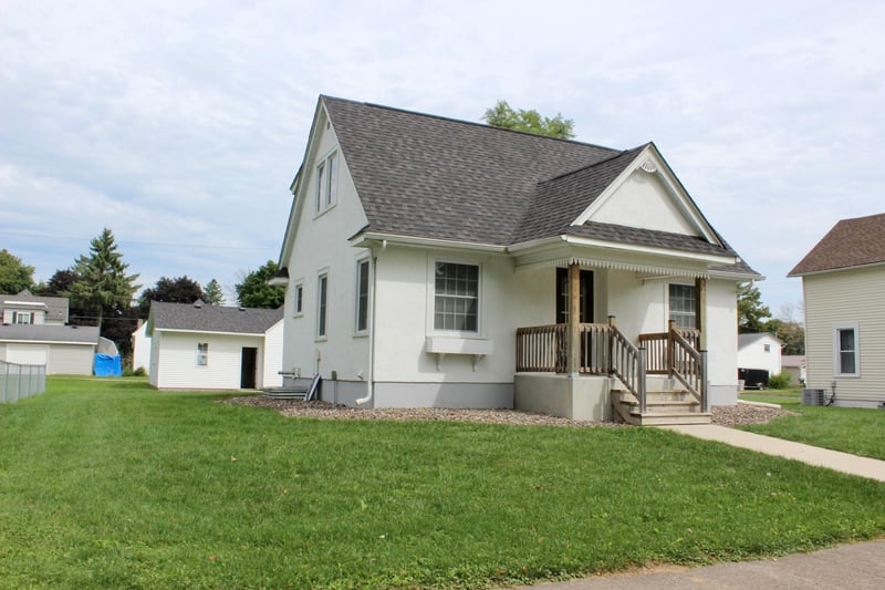 136 2nd St SE, Blooming Prairie, MN 55917