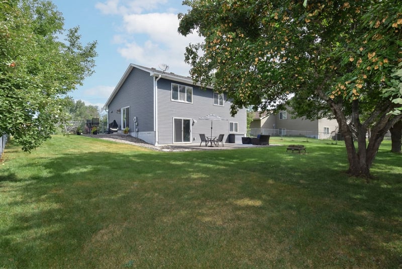 882 115th Ave NE, Blaine, MN 55434
