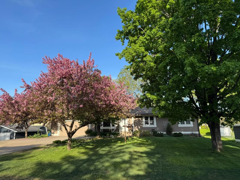 1755 Ithaca Ln N, Plymouth, MN 55447