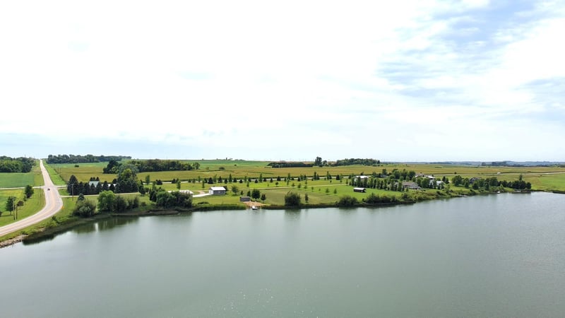 4 Summit Ln, Lake Wilson, MN 56151