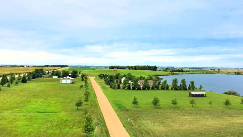 4 Summit Ln, Lake Wilson, MN 56151