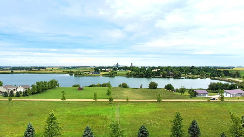4 Summit Ln, Lake Wilson, MN 56151