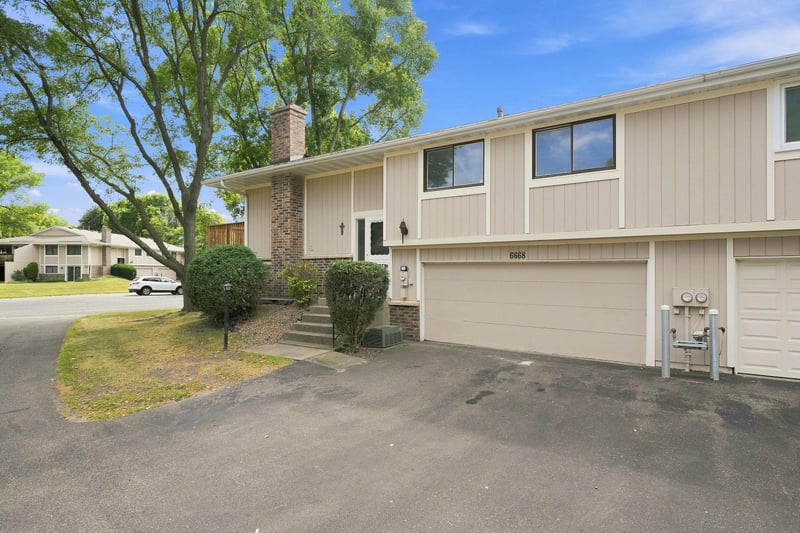 6668 Ives Ln N, Maple Grove, MN 55369