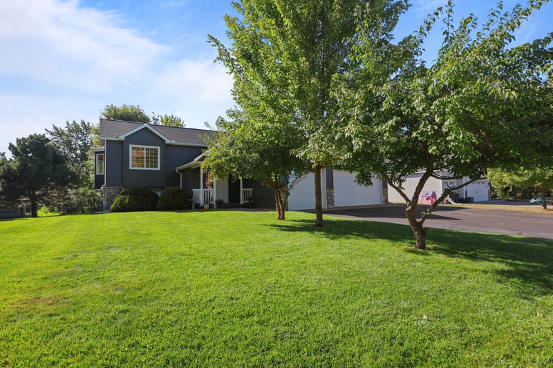 8138 Hunter Lake Dr, Clear Lake, MN 55319