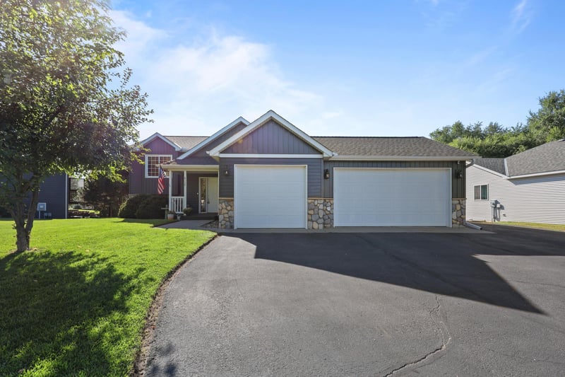 8138 Hunter Lake Dr, Clear Lake, MN 55319