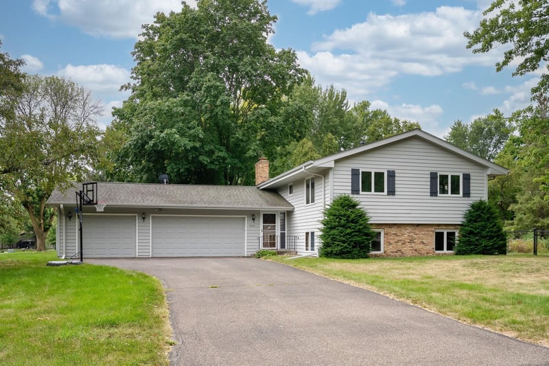 16501 29th Ave N, Plymouth, MN 55447