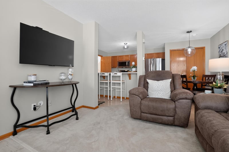 15955 Finch Ln, Apple Valley, MN 55124