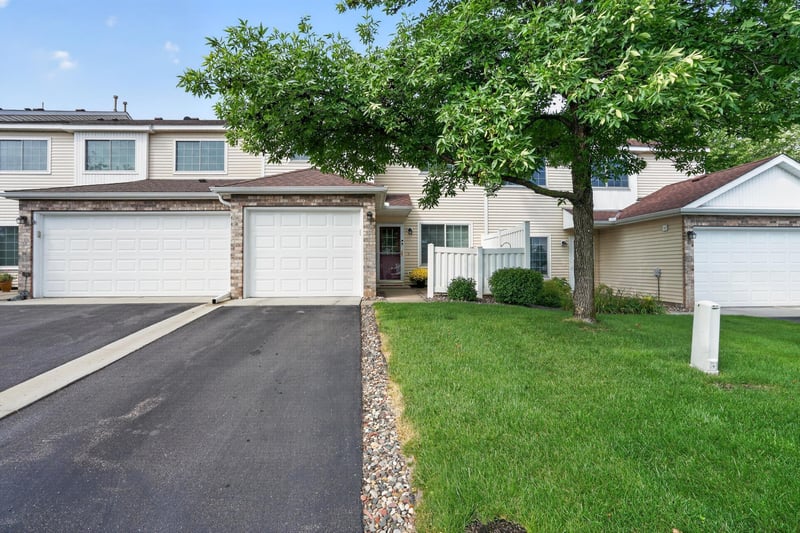 15955 Finch Ln, Apple Valley, MN 55124