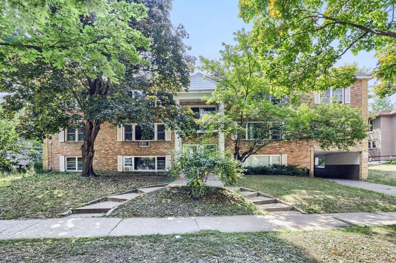 415 Ridgewood Ave #101, Minneapolis, MN 55403