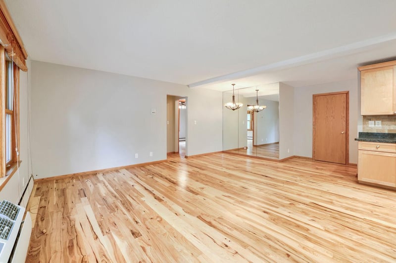 415 Ridgewood Ave #101, Minneapolis, MN 55403