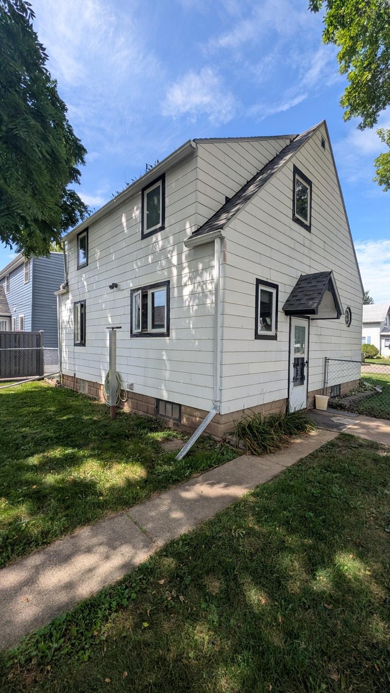 901 8th Ave SW, Austin, MN 55912