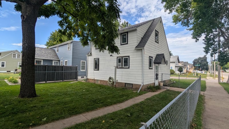 901 8th Ave SW, Austin, MN 55912
