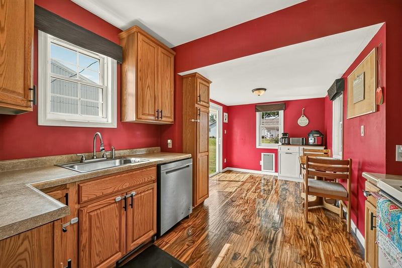 500 Center Ave S, Hayfield, MN 55940