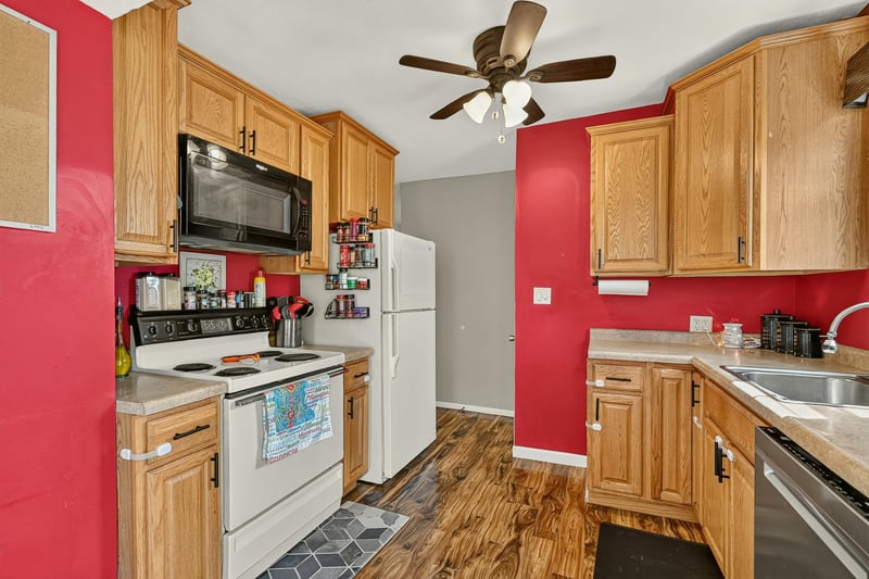 500 Center Ave S, Hayfield, MN 55940