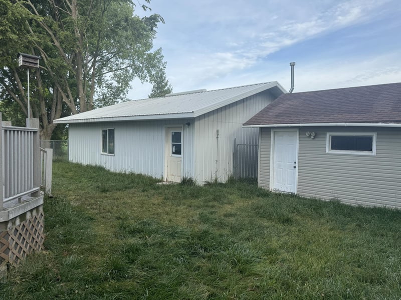 230 Prairie Ave, Butterfield, MN 56120