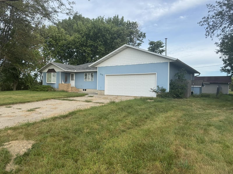 230 Prairie Ave, Butterfield, MN 56120
