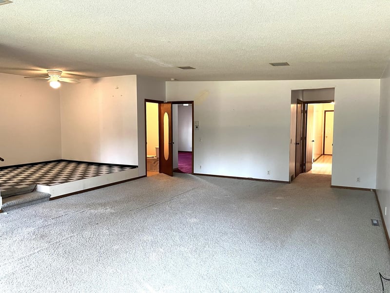 110 S 4th Ave W, Truman, MN 56088