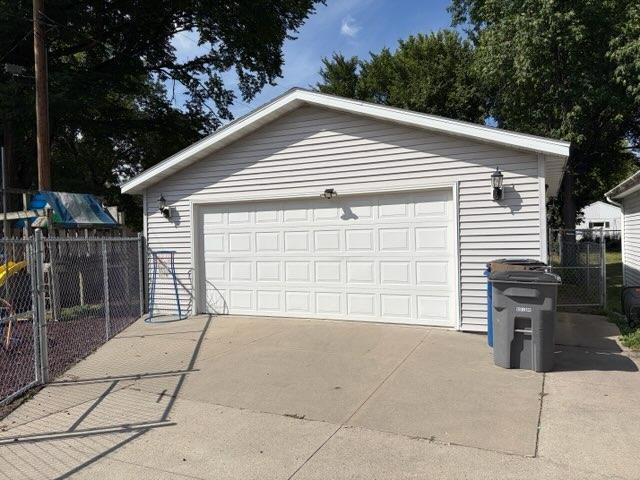 1216 4th Ave N, Moorhead, MN 56560