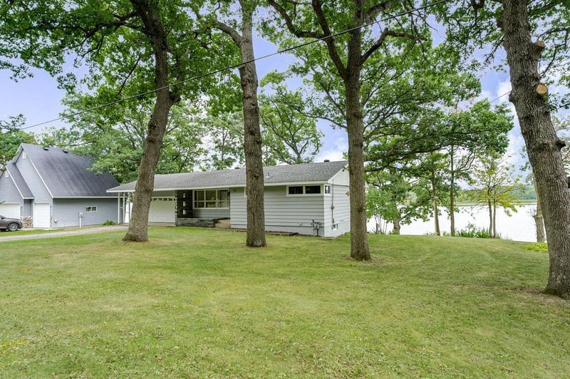 25518 Lake Rd, Saint Cloud, MN 56301
