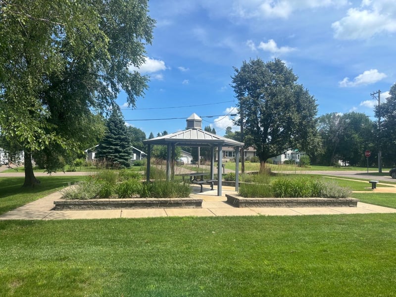 3341 Jansen Way, Vadnais Heights, MN 55127