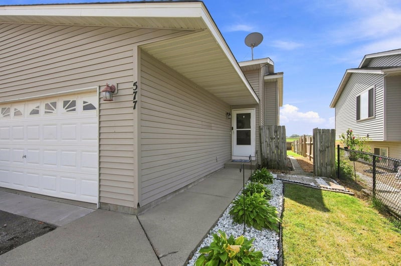 577 Kendall Dr, Hastings, MN 55033