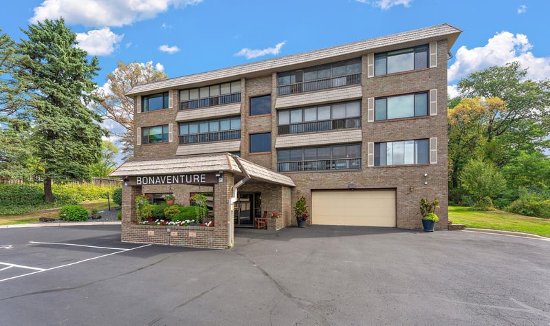 3090 Lexington Ave N #B5, Roseville, MN 55113