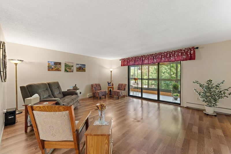 3090 Lexington Ave N #B5, Roseville, MN 55113