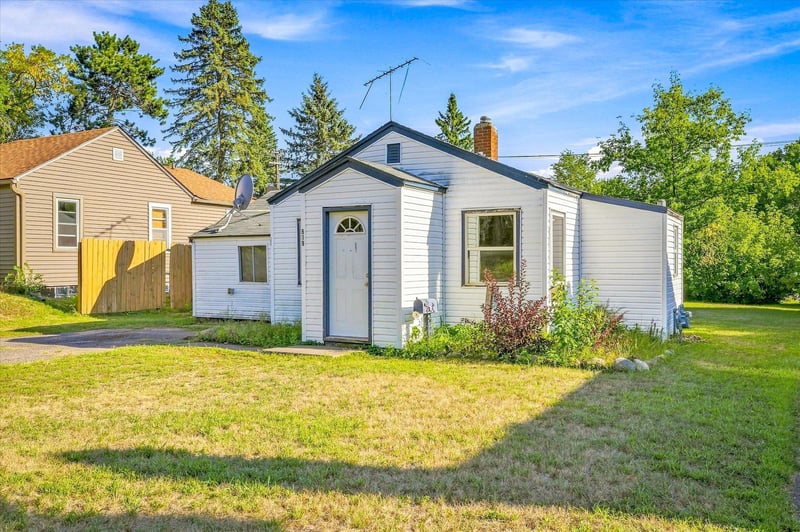 519 Forest Ave W, Mora, MN 55051
